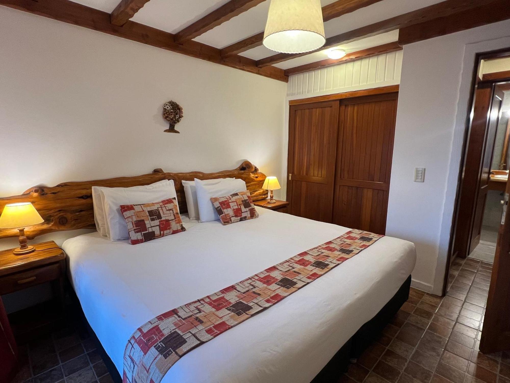 سان كارلوس دي باريلوتشي Costa Brava Apart Hotel & Suites المظهر الخارجي الصورة